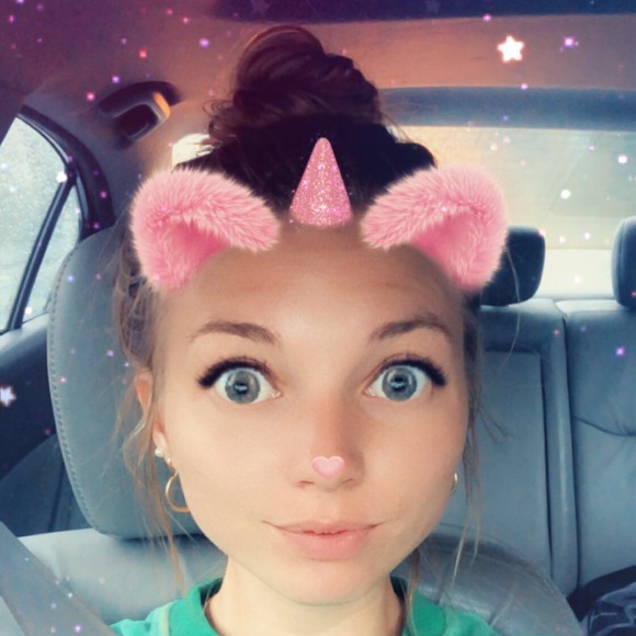 Meet your Posher, Kaley - Picture 1 of 2